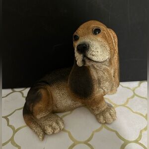 BASSET PUPPY STATUE BLACK AND BROWN